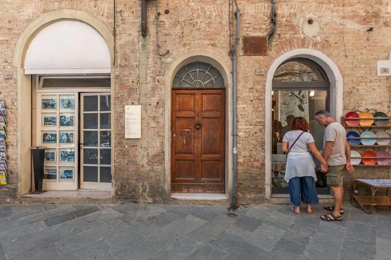Colours Studio 10 M Away Piazza Del Campo Siena Italy